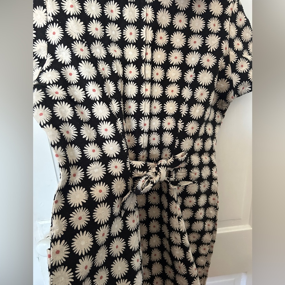 Black Floral Daisy Print Women’s Dress - Picture 4 of 8